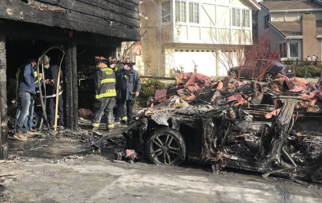 Вибухом вибило металеві двері: в США Tesla загорілася під час зарядки (ФОТО) - фото 2