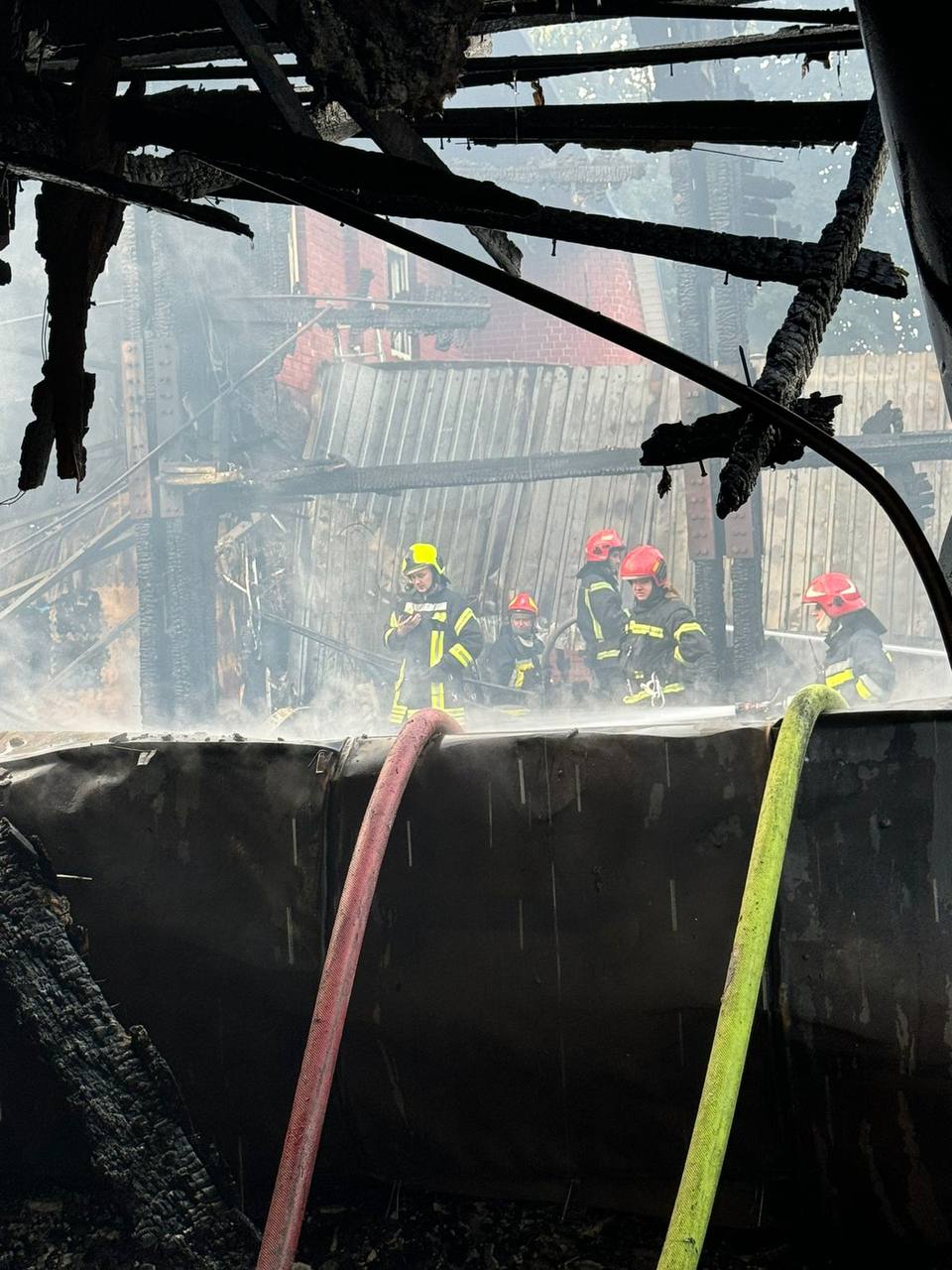 У Львові біля пам’ятника Бандери сталася масштабна пожежа: є підозра навмисних підпалів - фото 4