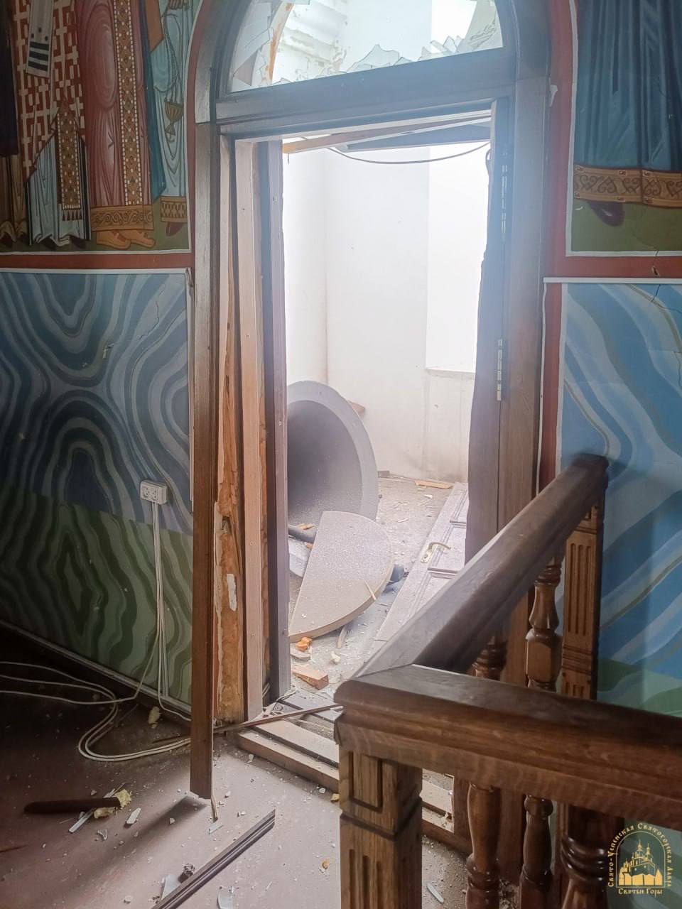 Нічне пограбування у відомій Святогірській лаврі: зі скиту викрали дзвони та начиння - фото 2