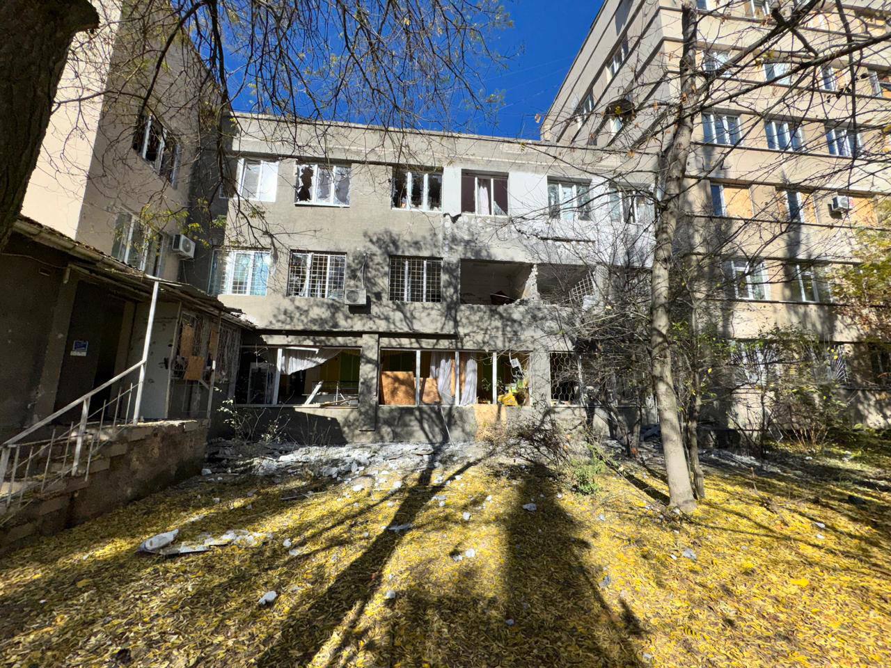 Звірячий удар по дитячій лікарні у Херсоні: що відомо про дітей  - фото 2