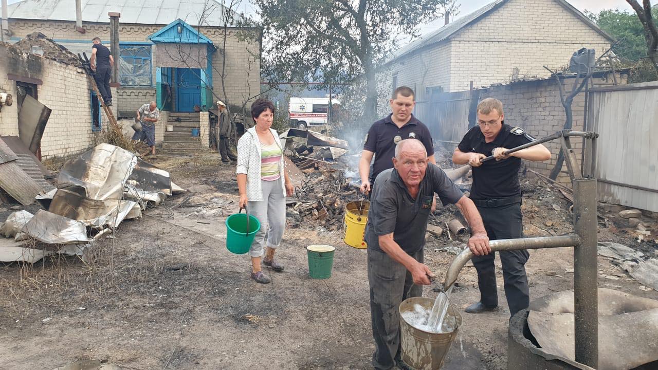 Пожары в Луганской области: устрашающие фото масштабного огня - фото 9