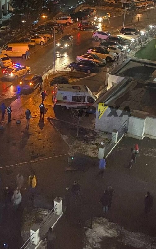 В Харькове на пороге супермаркета застрелили человека - фото 2