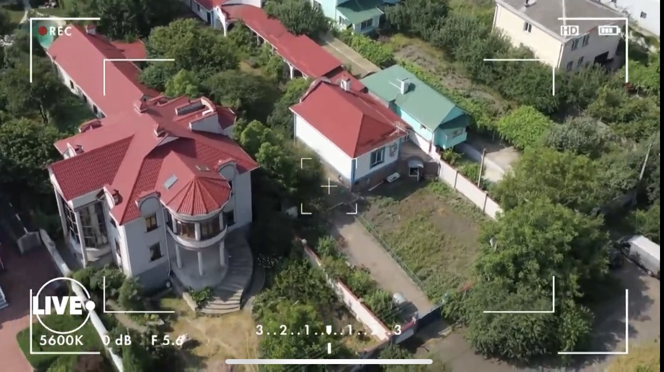 Роскошный особняк в три этажа: показали, как выглядит дом Таисии Повалий в Киеве (ФОТО) - фото 2