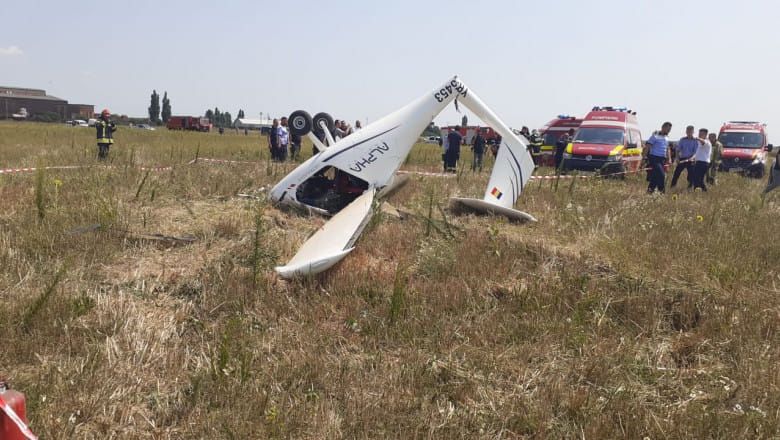 У Румунії розбився літак: є постраждалі (ФОТО) - фото 2