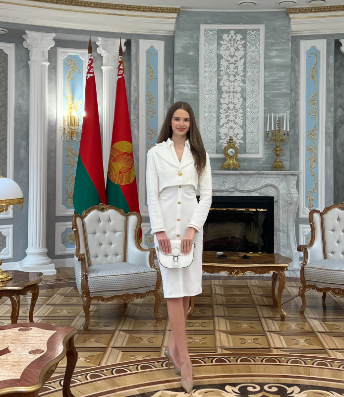 У Лукашенка помітили нову фаворитку: що відомо про 22-річну модель Алію Коротку (ФОТО) - фото 2