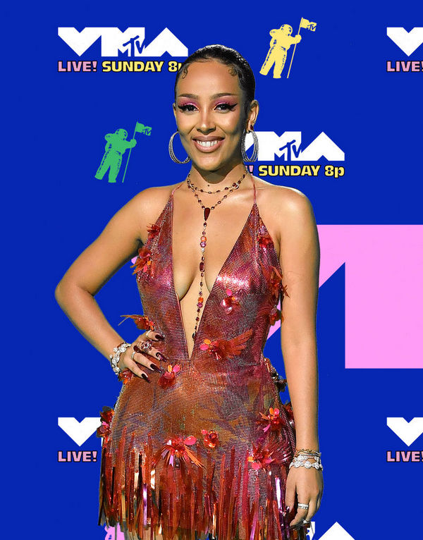 MTV Video Music Awards 2020: самые эффектные наряды звезд - фото 8