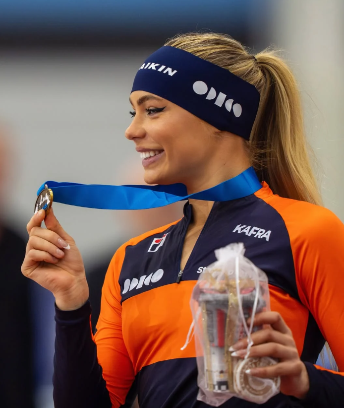 ”Найсексуальніша спортсменка світу” виграла другу медаль на Олімпіаді (ФОТО) - фото 2