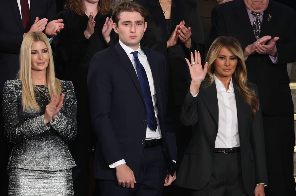 Старшая дочь Трампа затмила Меланию своим луком в Конгрессе (ФОТО) - фото 2