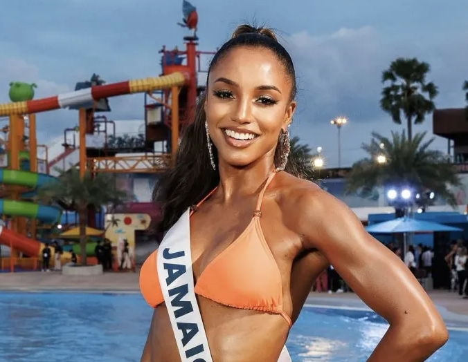 Участница конкурса красоты ”Мисс Вселенная” упала со сцены и была вынесена на носилках (ВИДЕО) - фото 2