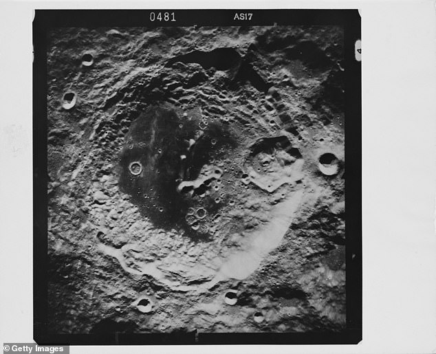 Вчені знайшли «близнюка» Місяця (фото) - фото 3