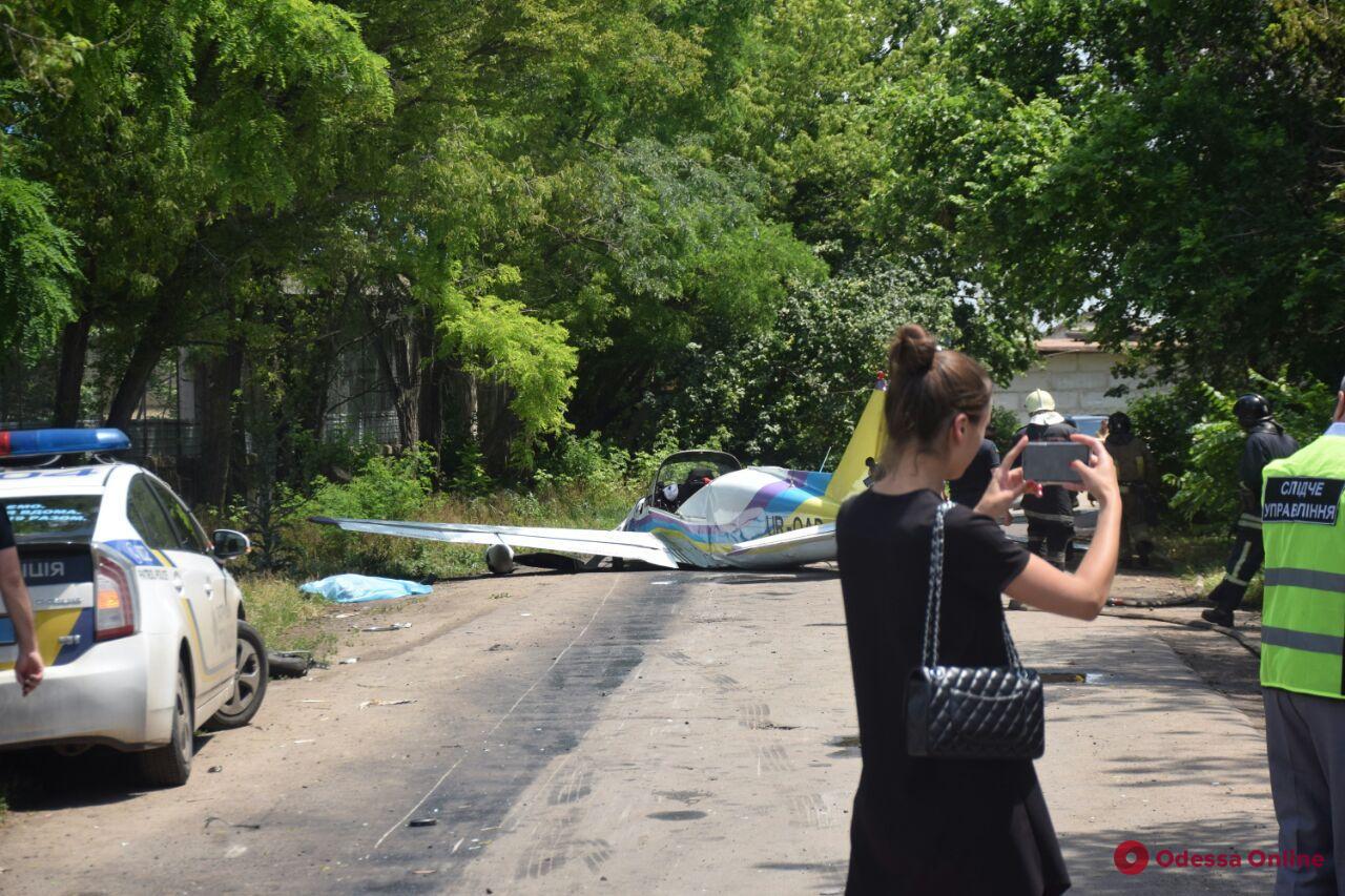 В Одесі літак впав на гіпермаркет, є жертви - фото 6