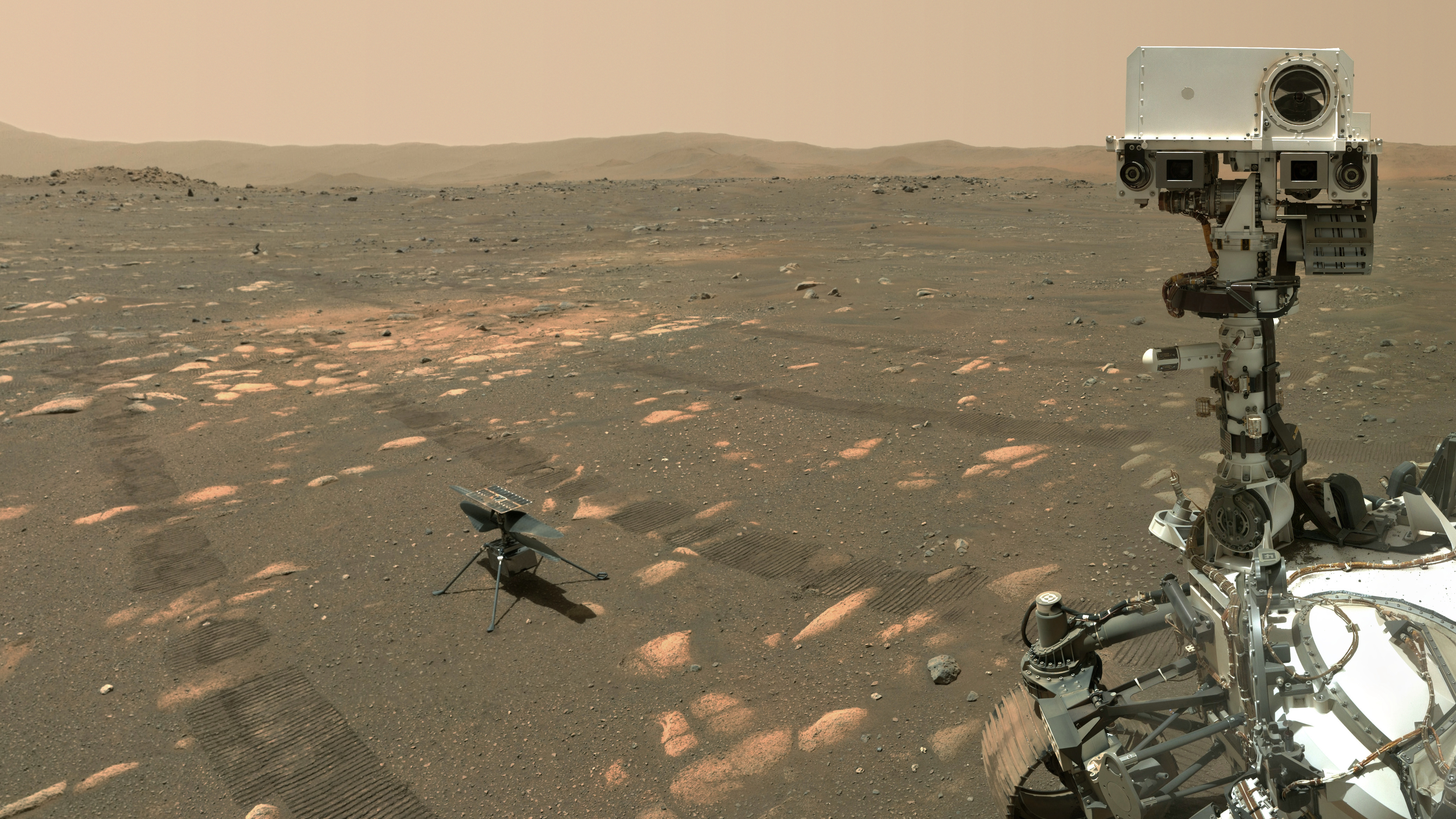 NASA показало своїх роботів на фоні марсіанської пустелі (ФОТО) - фото 2
