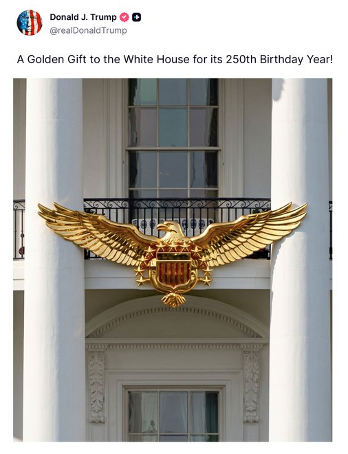 Трамп показал фото ”золотого подарка” на 250-летие США и попал в конфуз - фото 2
