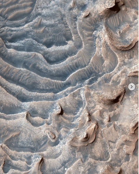 Ученые NASA запечатлели и показали множество различных особенностей Марса (ФОТО) - фото 2