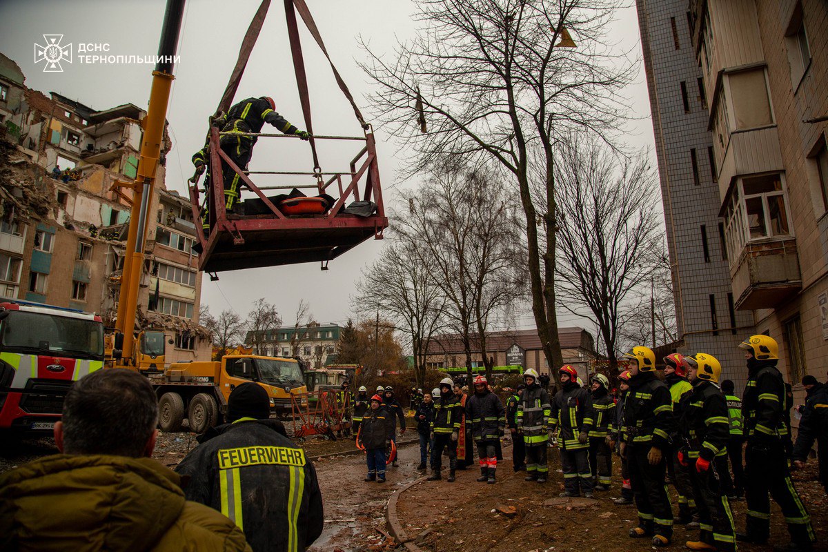 В Тернополе мужчина дождался жену и детей: спасатели достали их тела (ОБНОВЛЕНО) - фото 2