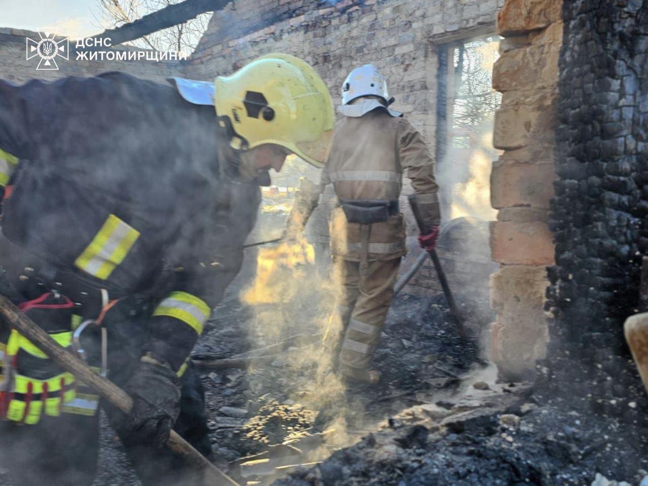 Трагедія на Житомирщині: загинула родина з двома дітьми - фото 3