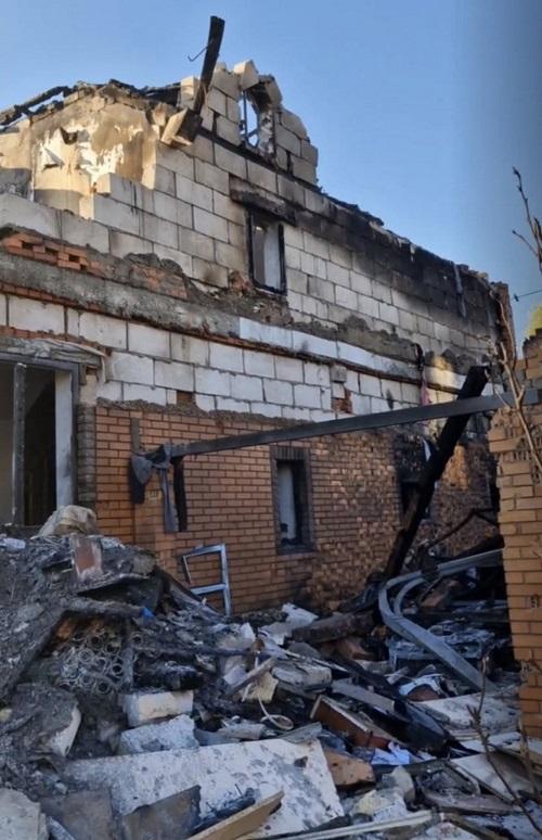 Не залишилося нічого: Флеш вразив кадрами розтрощеного атакою РФ будинку (ФОТО) - фото 2