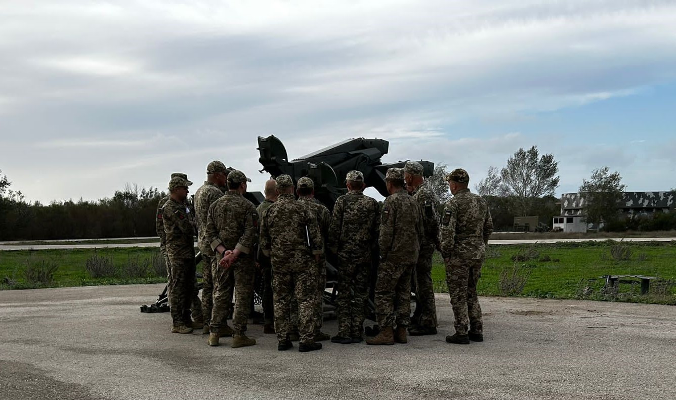 В Іспанію прибули українські військові: якою зброєю навчатимуться керувати (ФОТО) - фото 3