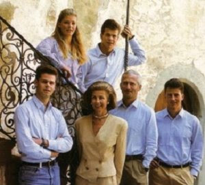 Влада та багатство: Топ-5 найбагатших королівських сімей світу - фото 5