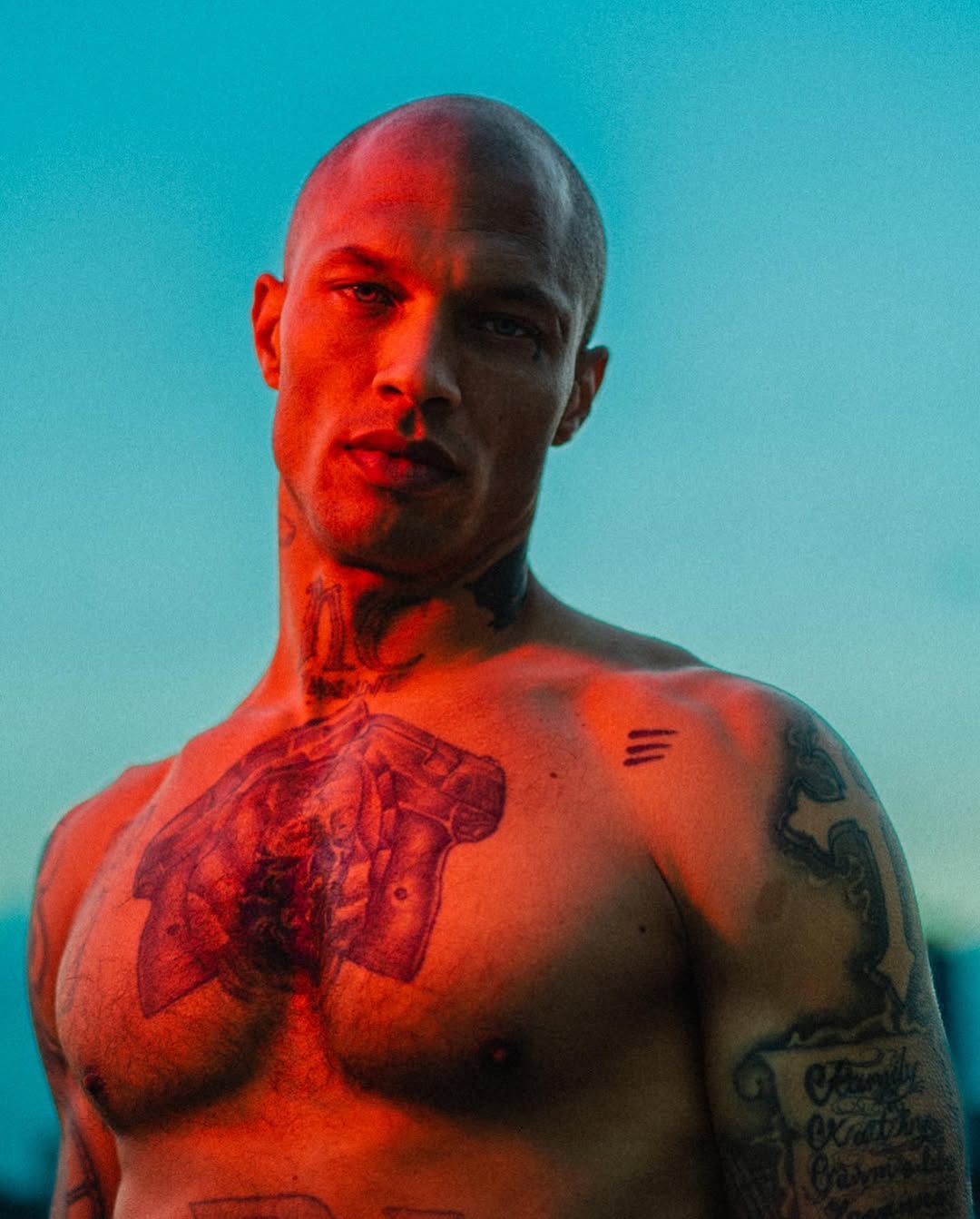 ”Найкрасивіший злочинець світу”: як поліцейське фото зробило Джеремі Мікса зіркою - фото 2 ”Найкрасивіший злочинець світу”: як поліцейське фото зробило Джеремі Мікса зіркою - фото 2