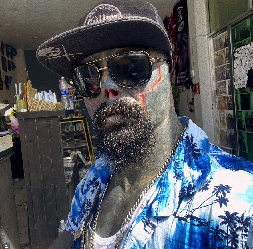 Чоловік відрізав собі губу, ніс та вуха: усе заради того, щоб виглядати, як інопланетянин (ФОТО) - фото 2