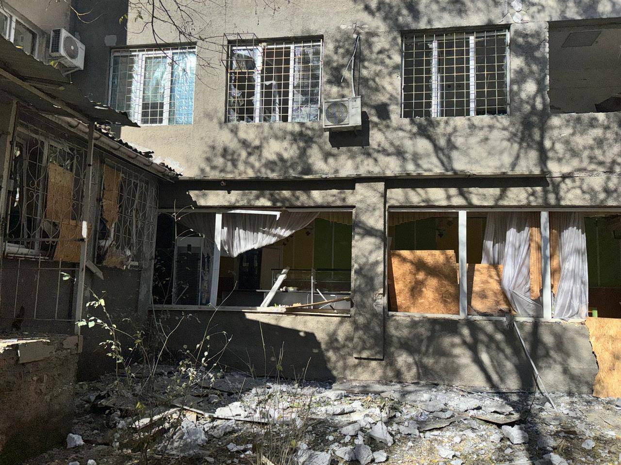 Звірячий удар по дитячій лікарні у Херсоні: що відомо про дітей  - фото 2