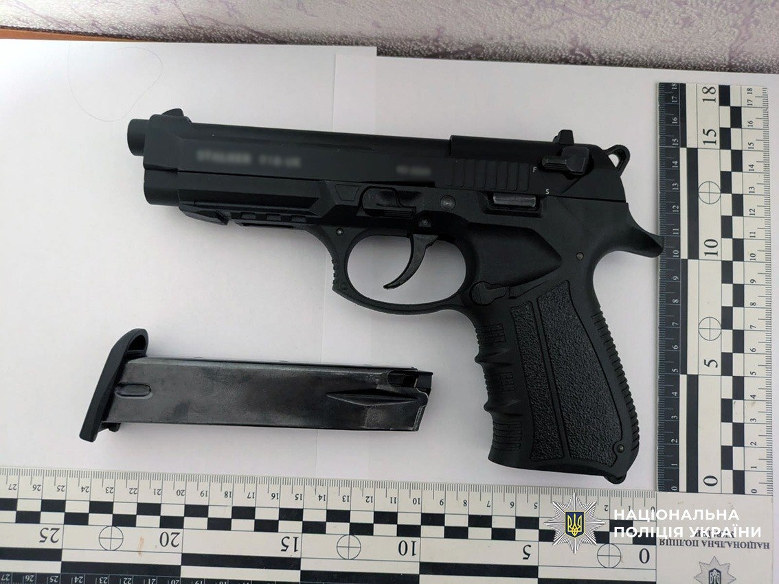 Поліція затримала двох нападників за розбій та викрадення коштів у ветерана ЗСУ - фото 2