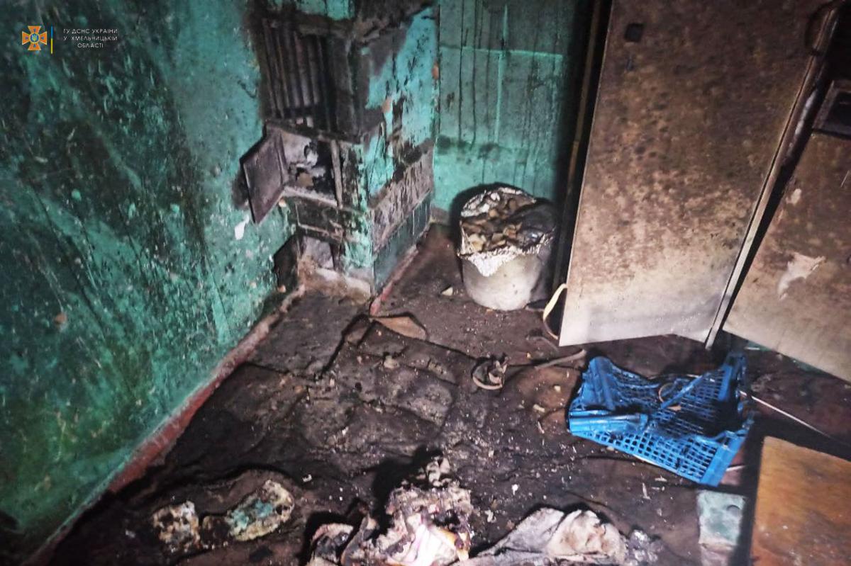  Пожар в Хмельницкой области, где погибли 4 ребенка: спасатели показали фото дома после трагедии (ФОТО) - фото 2