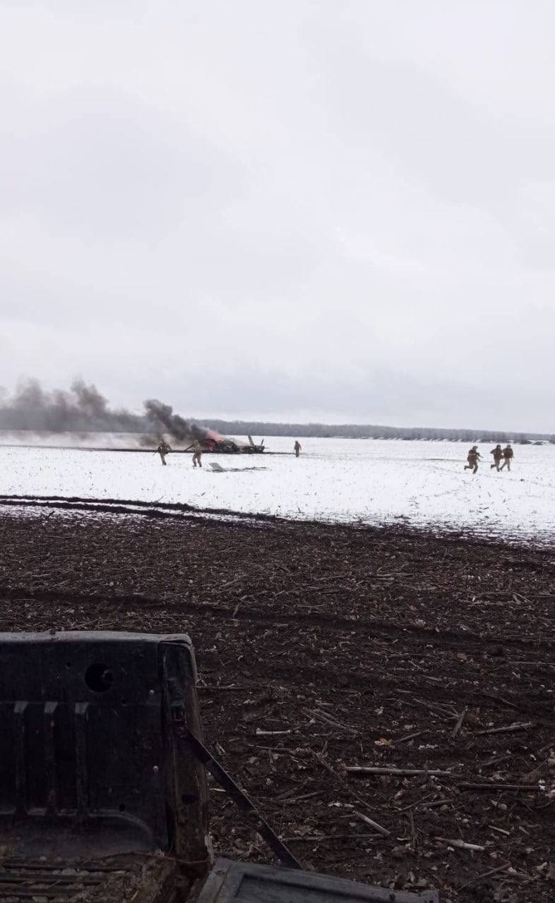 За пілотом знищеного Су-34 прилетів гелікоптер окупантів, але був також збитий (ФОТО) - фото 2